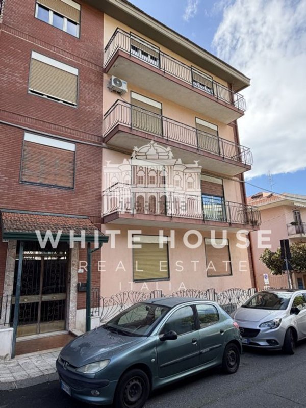 appartamento in vendita ad Aci Castello