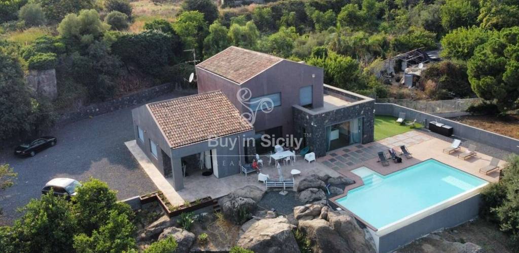 casa indipendente in vendita ad Aci Castello