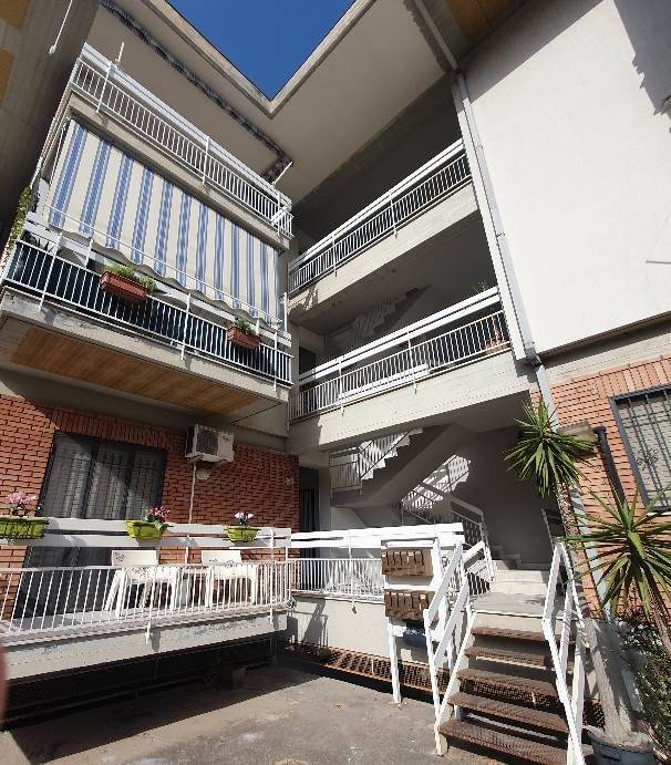 appartamento in vendita ad Aci Castello