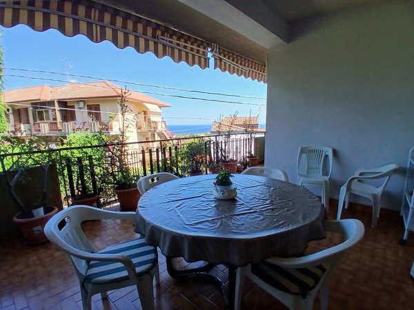 appartamento in vendita ad Aci Castello