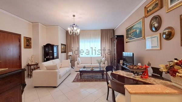 appartamento in vendita ad Aci Castello