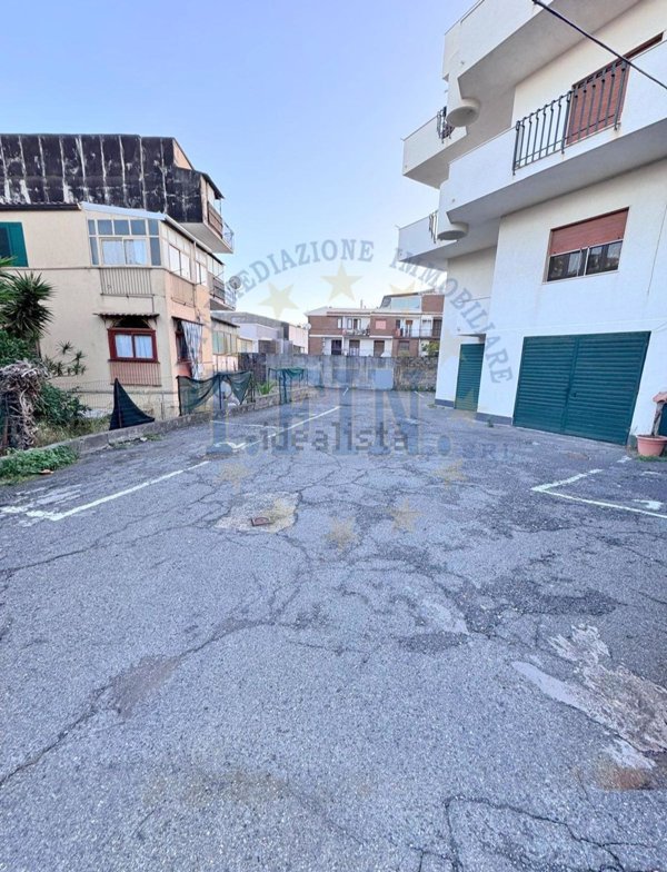 appartamento in vendita ad Aci Castello
