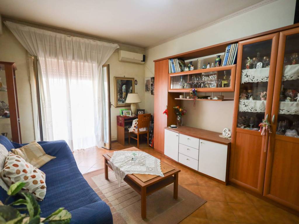 appartamento in vendita ad Aci Castello in zona Ficarazzi