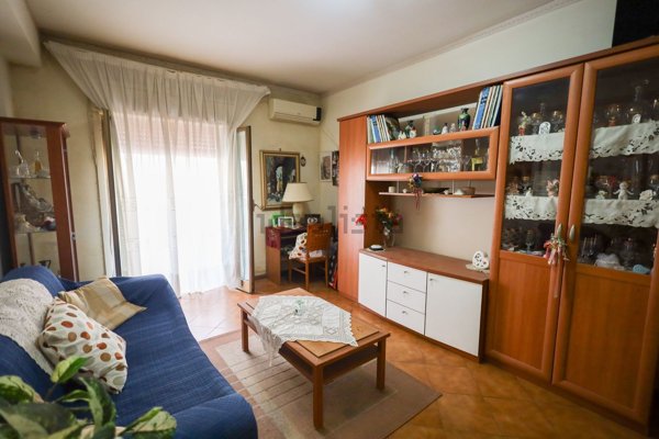 appartamento in vendita ad Aci Castello in zona Ficarazzi