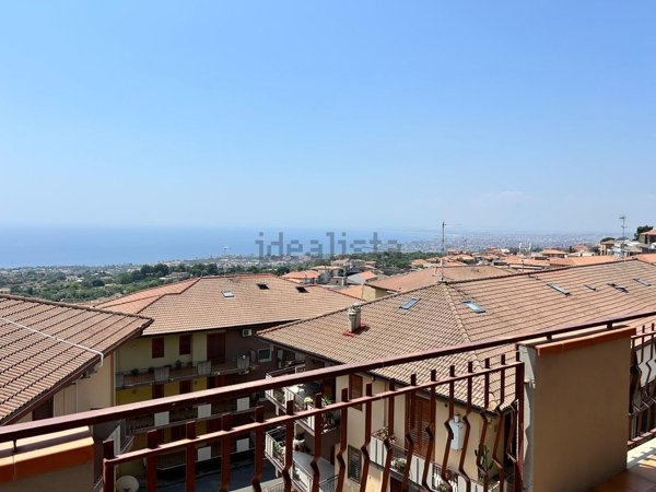 appartamento in vendita ad Aci Castello in zona Ficarazzi