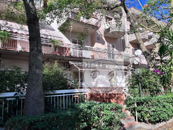 appartamento in vendita ad Aci Castello