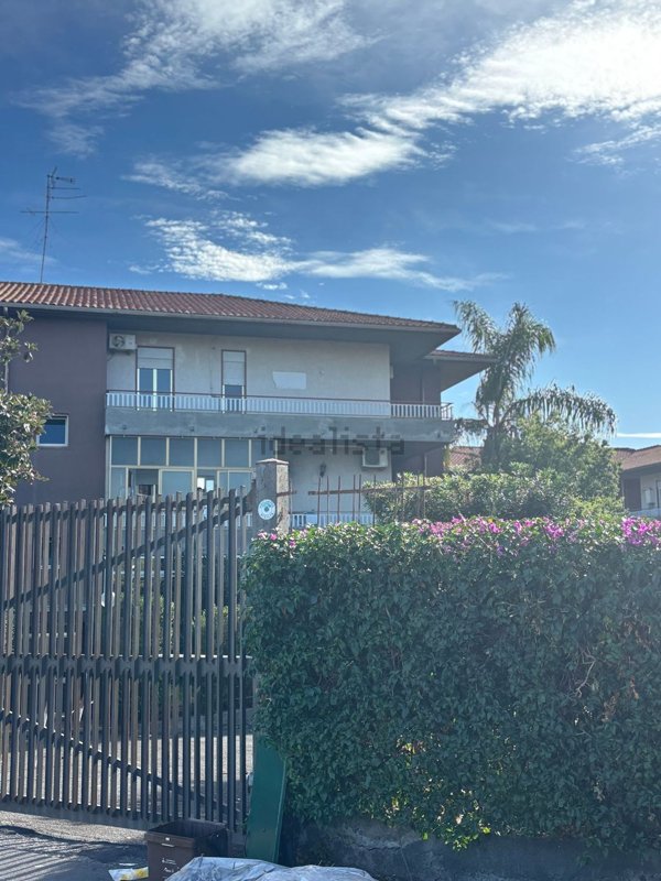 appartamento in vendita ad Aci Castello