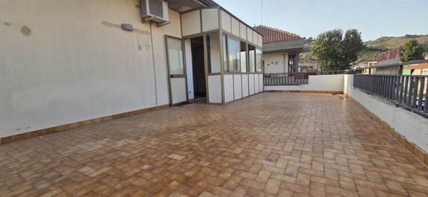 appartamento in vendita ad Aci Castello