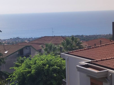 appartamento in vendita ad Aci Castello in zona Ficarazzi