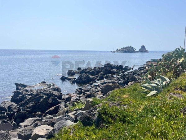 appartamento in vendita ad Aci Castello