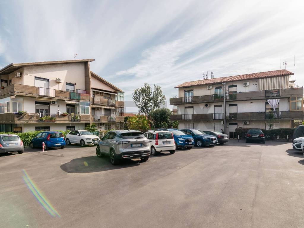 appartamento in vendita ad Aci Castello