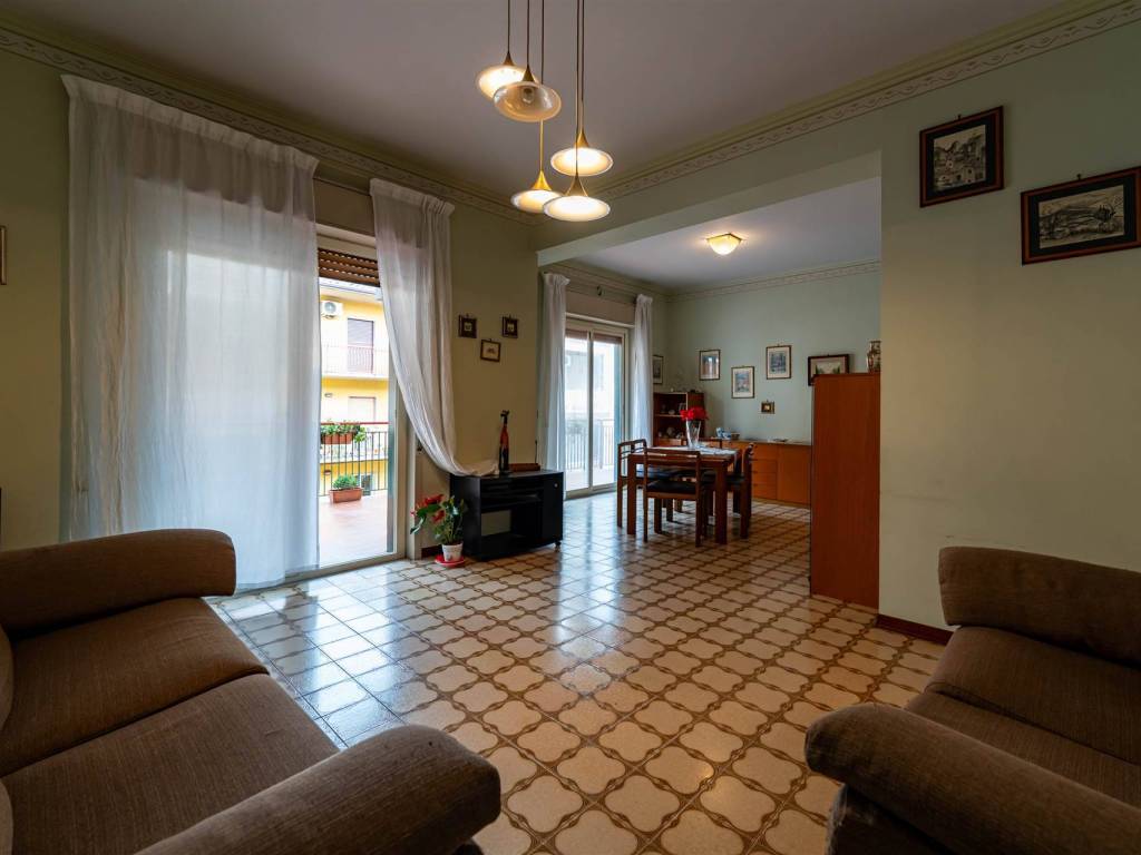 appartamento in vendita ad Aci Castello