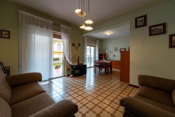 appartamento in vendita ad Aci Castello