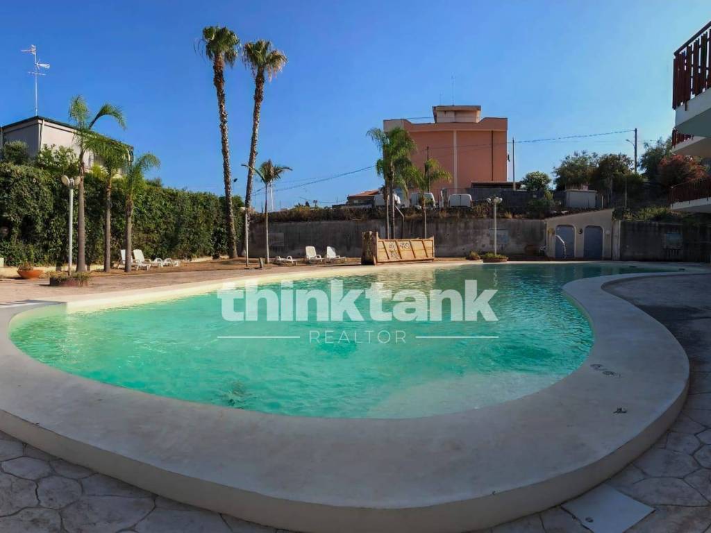 appartamento in vendita ad Aci Castello