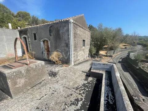 casa indipendente in vendita ad Aci Castello in zona Ficarazzi