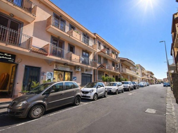 appartamento in vendita ad Aci Castello in zona Cannizzaro