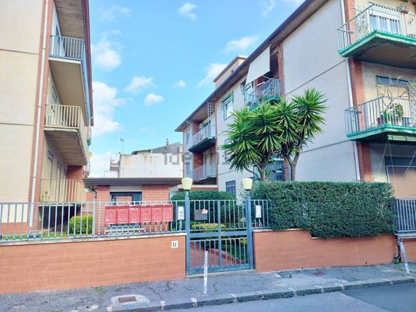 appartamento in vendita ad Aci Castello