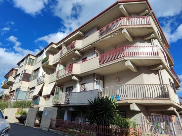 appartamento in vendita ad Aci Castello in zona Cannizzaro