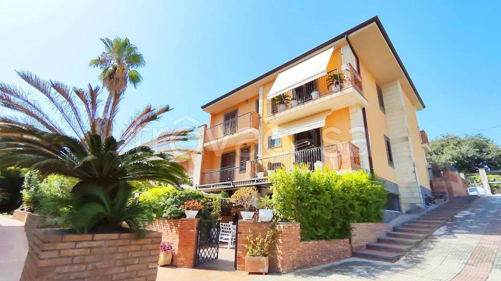 casa indipendente in vendita ad Aci Castello in zona Cannizzaro