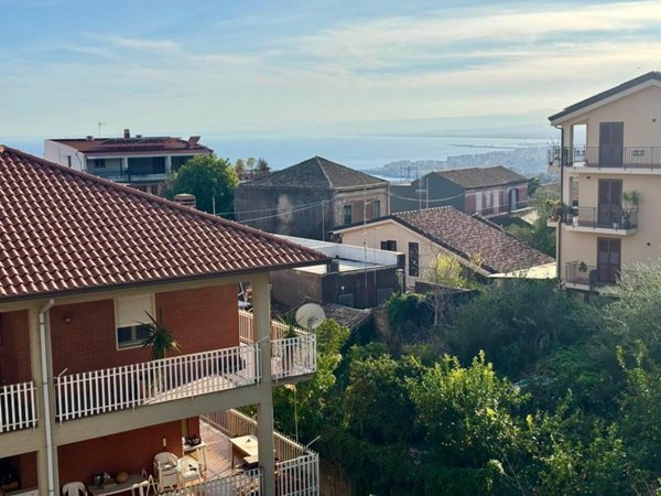 appartamento in vendita ad Aci Castello in zona Ficarazzi