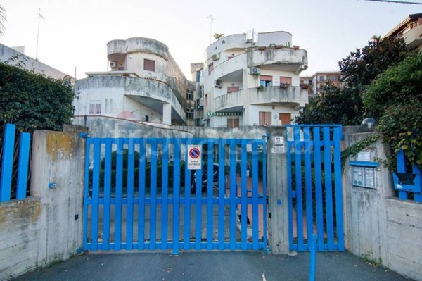 appartamento in vendita ad Aci Castello in zona Aci Trezza