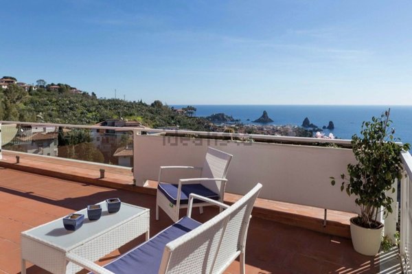 appartamento in vendita ad Aci Castello in zona Aci Trezza