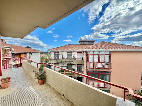 appartamento in vendita ad Aci Castello in zona Ficarazzi