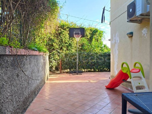 appartamento in vendita ad Aci Castello in zona Aci Trezza