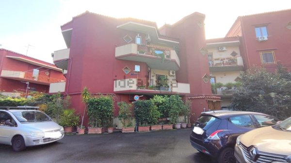 appartamento in vendita ad Aci Castello