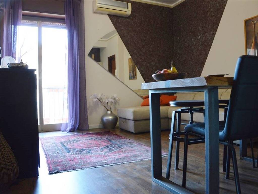 appartamento in vendita ad Aci Castello