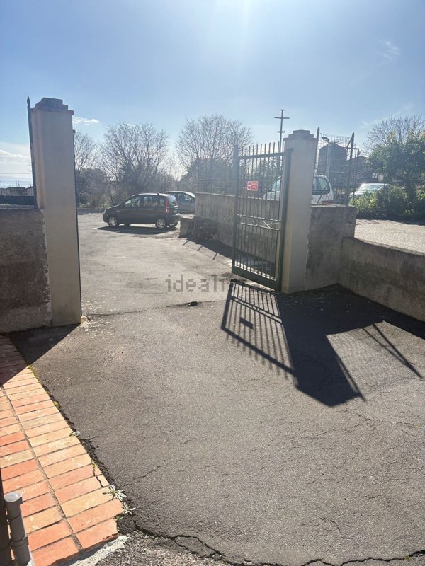 appartamento in vendita ad Aci Castello