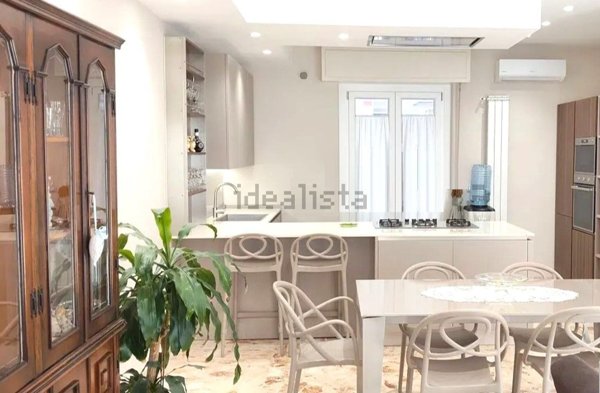 appartamento in vendita ad Aci Castello