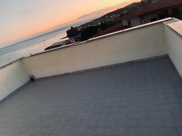 appartamento in vendita ad Aci Castello