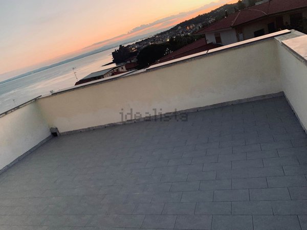 appartamento in vendita ad Aci Castello