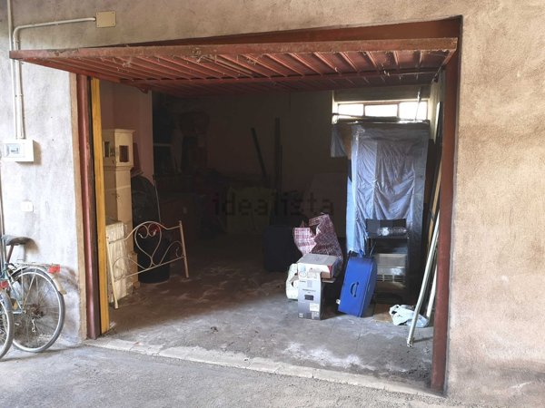 box auto in vendita ad Aci Castello in zona Ficarazzi