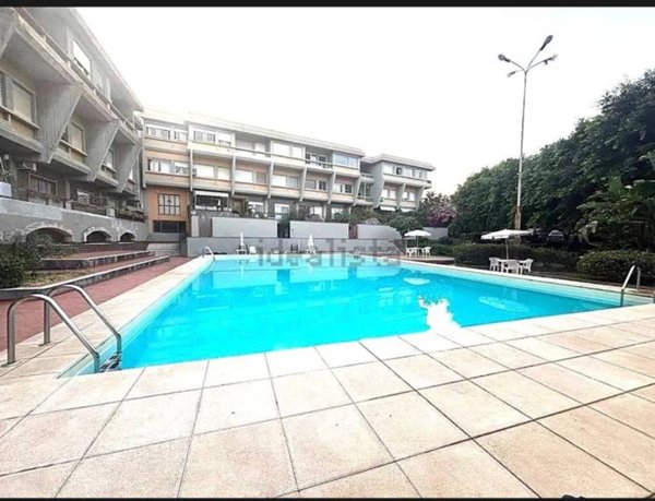 casa indipendente in vendita ad Aci Castello