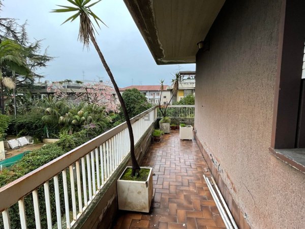 appartamento in vendita ad Aci Castello