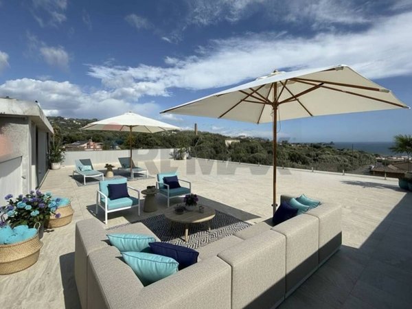 appartamento in vendita ad Aci Castello in zona Aci Trezza