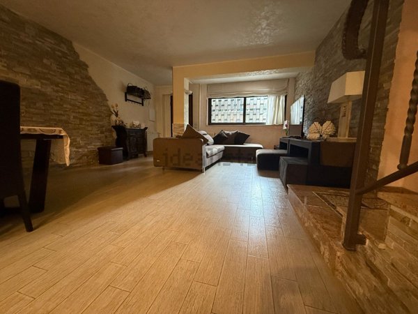 casa indipendente in vendita ad Aci Castello