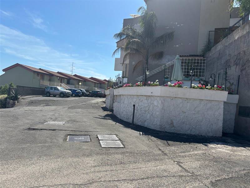 appartamento in vendita ad Aci Castello