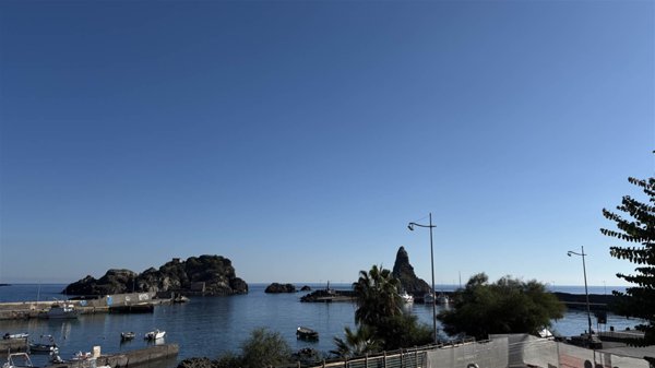 casa indipendente in vendita ad Aci Castello