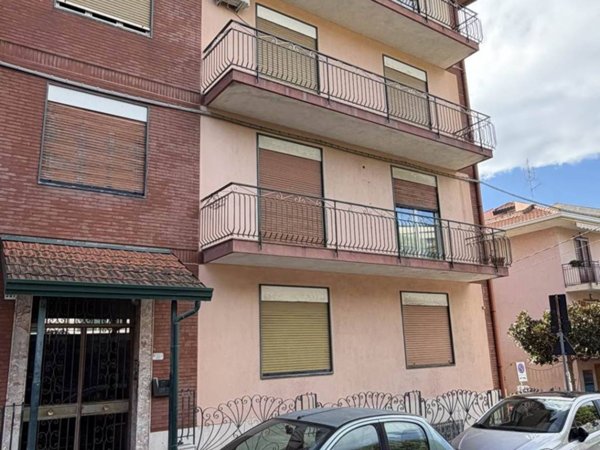 appartamento in vendita ad Aci Castello