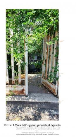 locale commerciale in vendita ad Aci Castello