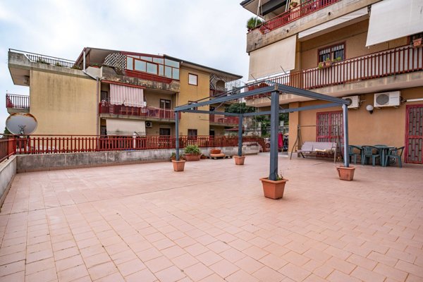 appartamento in vendita ad Aci Castello