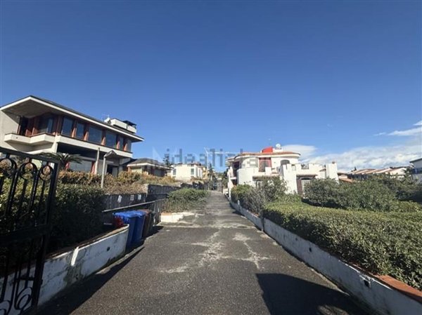 villa in vendita ad Aci Castello in zona Cannizzaro