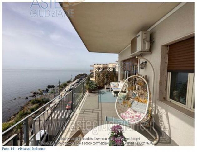 appartamento in vendita ad Aci Castello