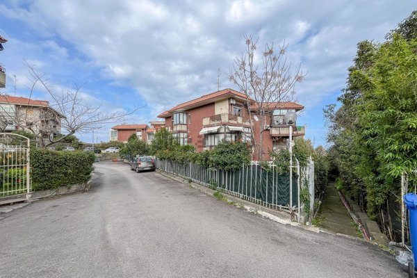 appartamento in vendita ad Aci Castello