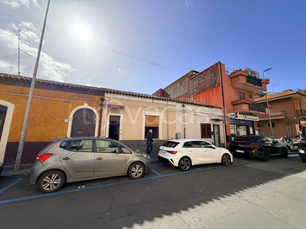 casa indipendente in vendita ad Aci Castello in zona Cannizzaro