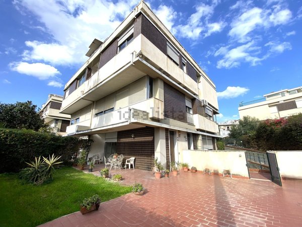 casa indipendente in vendita ad Aci Castello