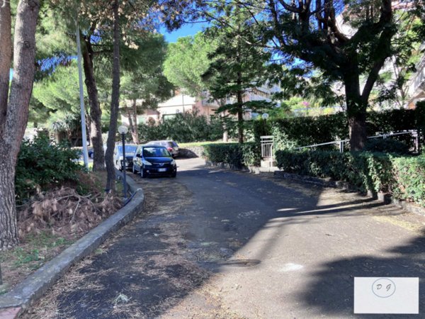 appartamento in vendita ad Aci Castello